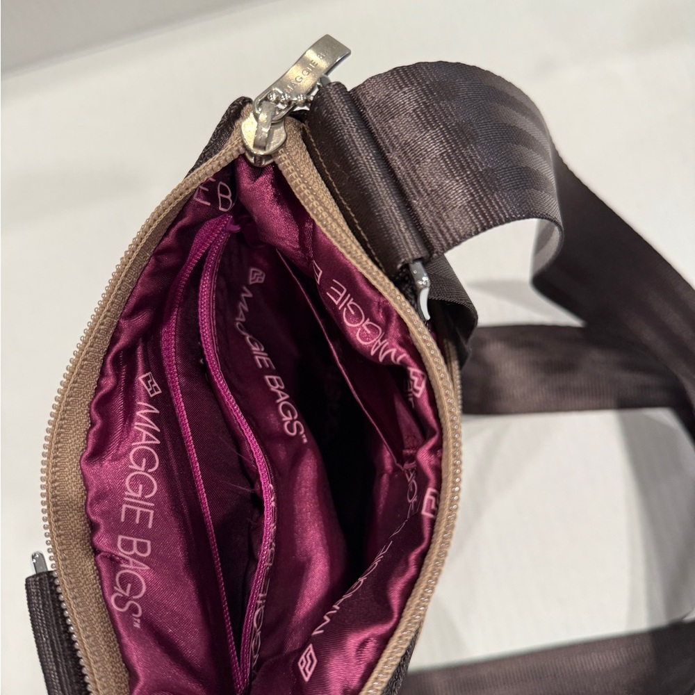 Maggie Bags Brown Crossbody Bag Made of Seatbelt - Picture 12 of 16